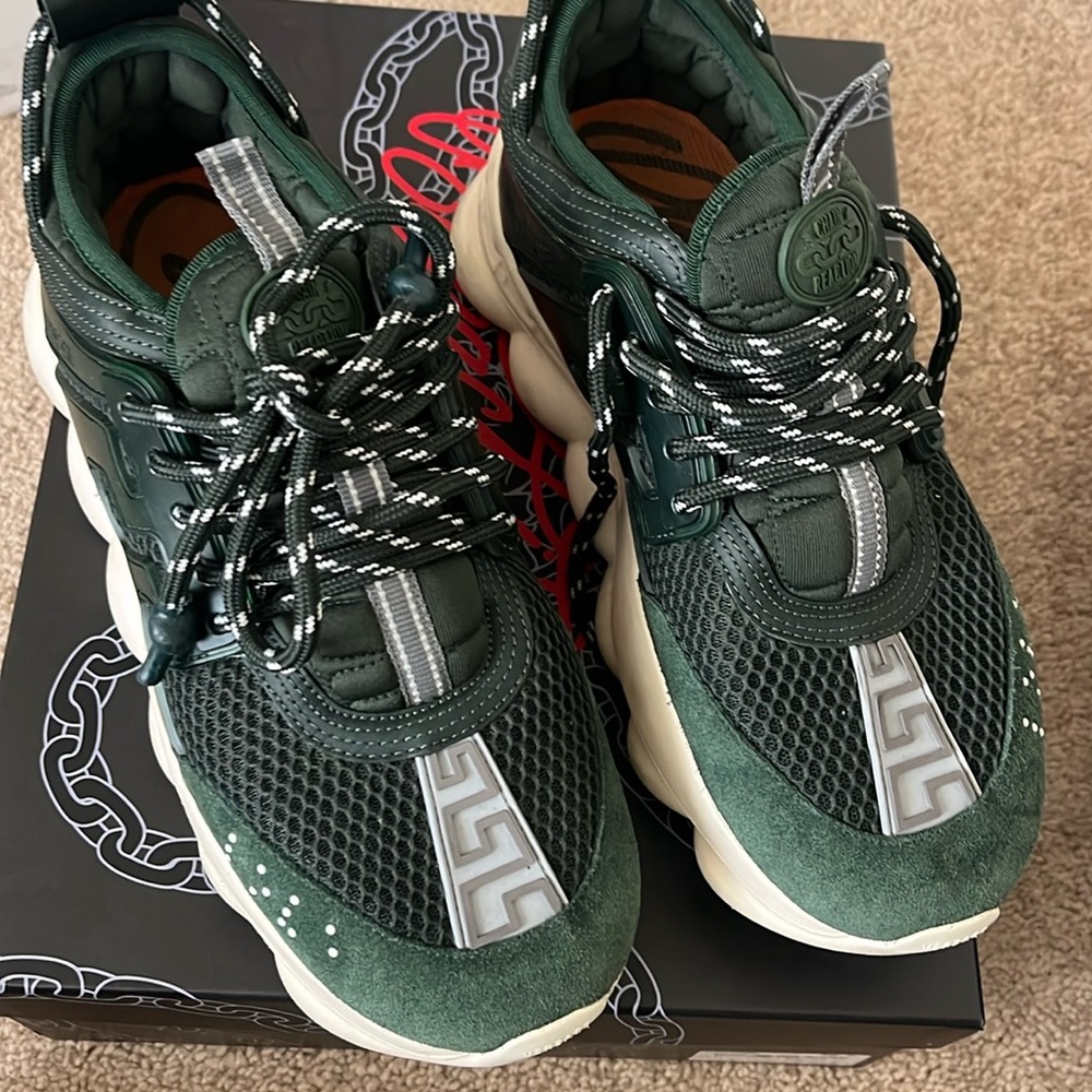 Green Versace Chain reactions